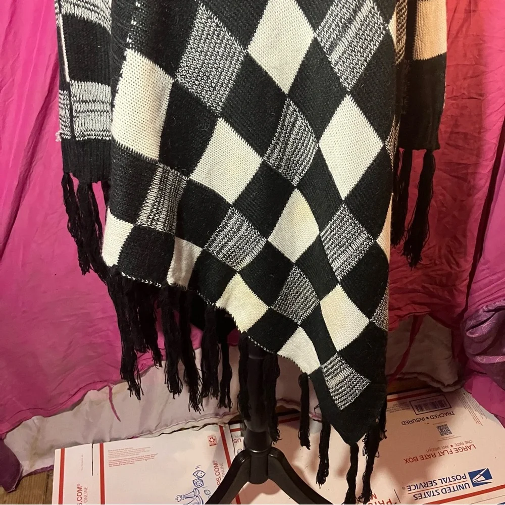 Black and White Checkered Women's Sweater Poncho